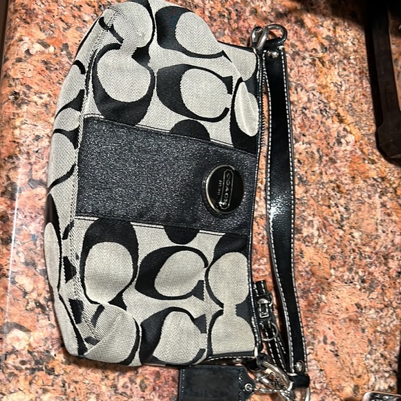 Coach - Picture 2 of 8